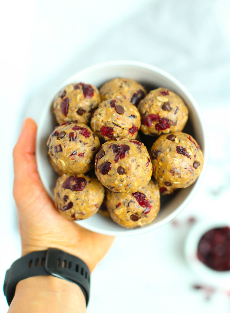 cherry, chia, chocolate, energy balls, everyday meals, simple, protein, snacks, gluten-free, dairy-free, vegan